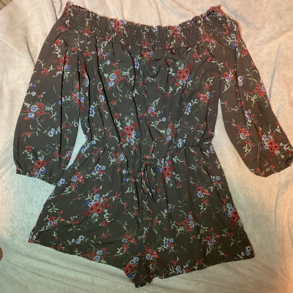 Cute flower print Romper🌼🌷